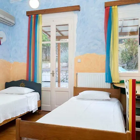 Вилла Yellow House Ithaca