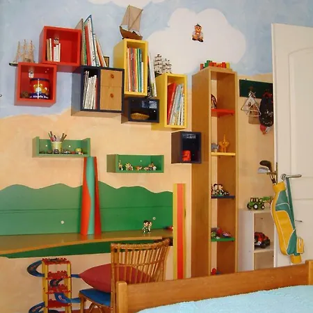 Yellow House Ithaca Villa