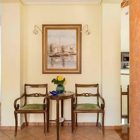 Yellow House Ithaca * Vathy (Ithaca)