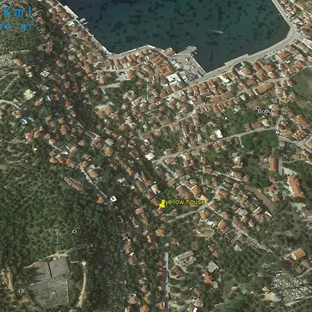 Вилла Yellow House Ithaca *