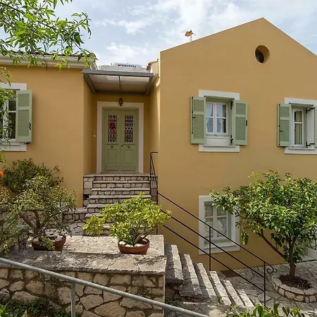 Yellow House Ithaca Villa *