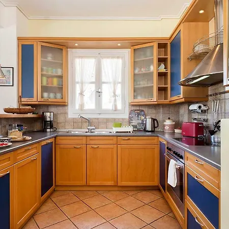 Yellow House Ithaca * Вати