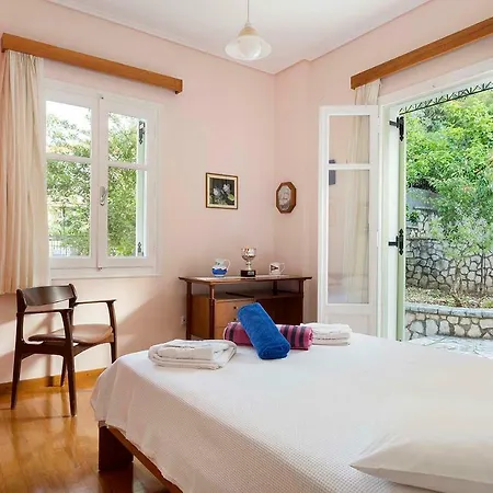 Вилла Yellow House Ithaca Вати