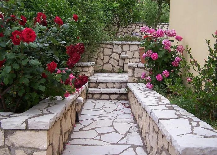 فيلة Yellow House Ithaca فاثي