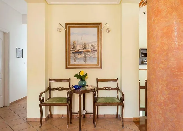 Yellow House Ithaca * فاثي