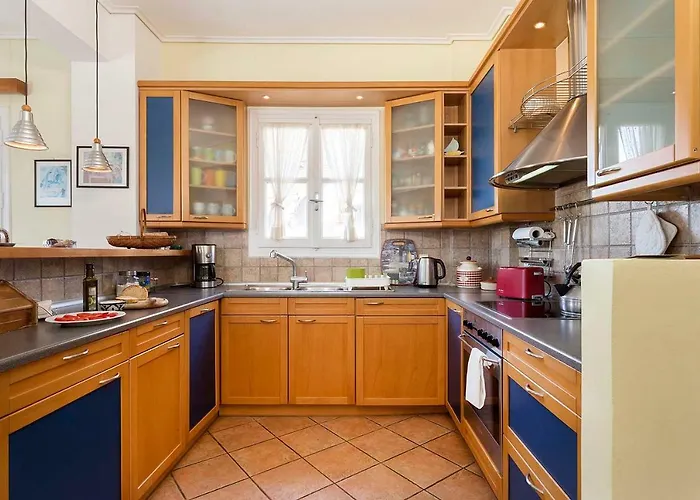 Yellow House Ithaca * فاثي