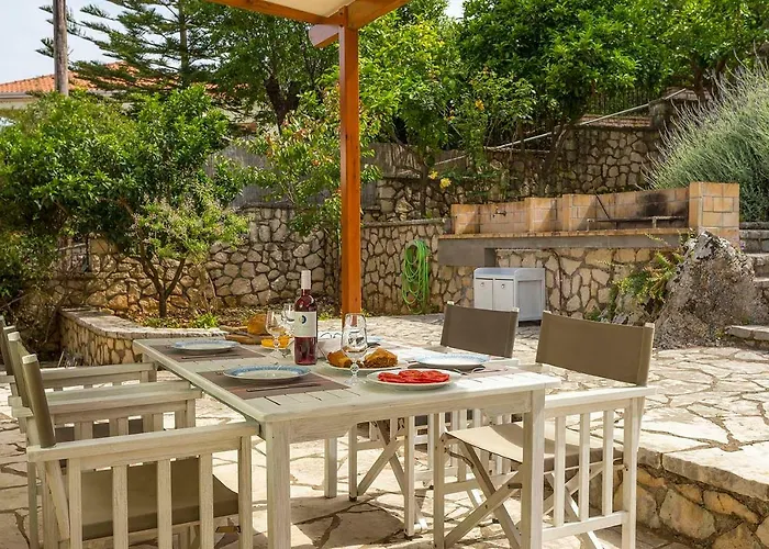 Yellow House Ithaca فيلة فاثي