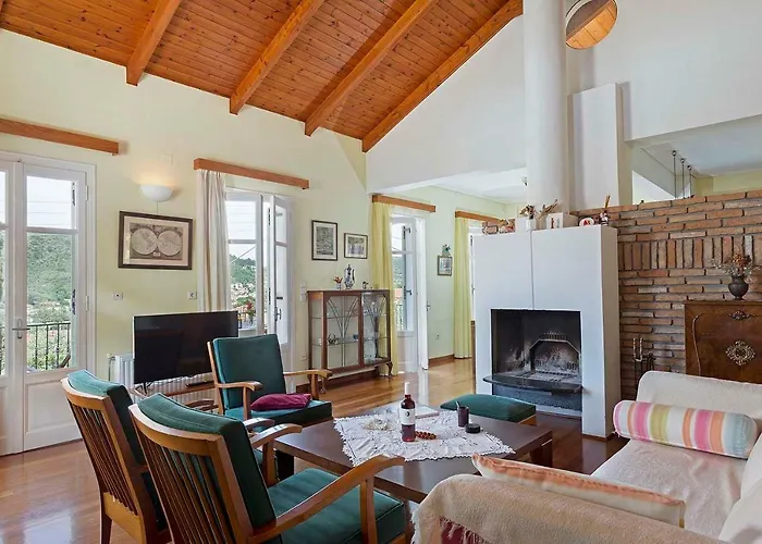 Yellow House Ithaca فيلة *