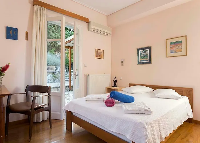 Yellow House Ithaca * فاثي